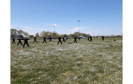 Cours sur le terrain de rugby au bois Jauni 